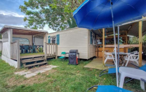 2 Bedroom Cozy StaCaravan In Les Mathes